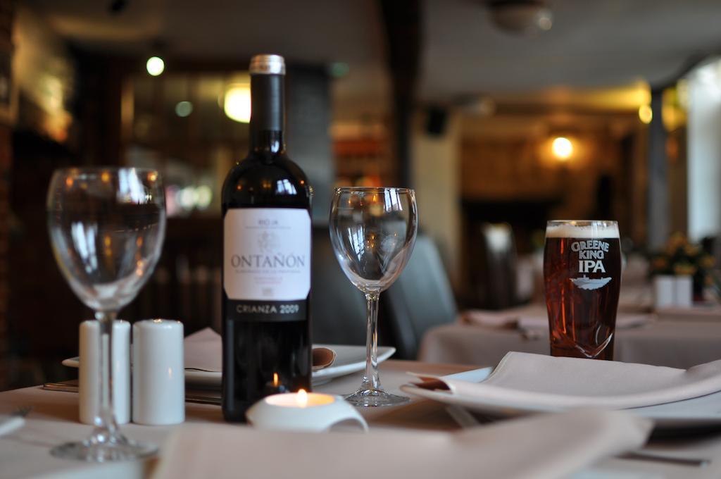 The Crown Inn Benson Bagian luar foto
