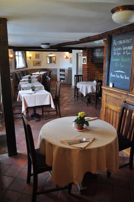 The Crown Inn Benson Bagian luar foto